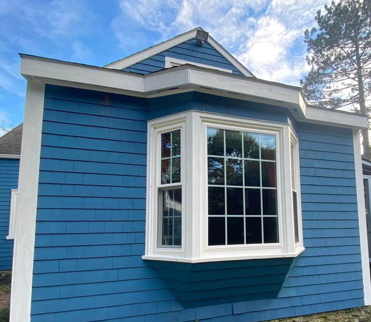 Exterior view of a SoftLite bay window